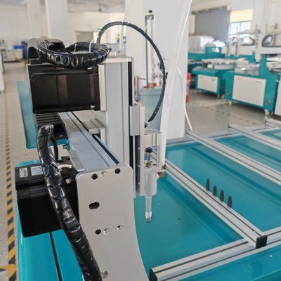 Beli Robot Dispensing Lem 8 Kepala dengan Jangkauan Kerja 600*600mm dan Motor Stepper Presisi untuk Perakitan Lampu Panel Backlit pembuatan online