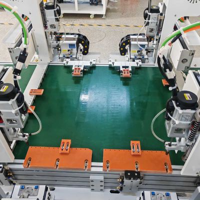 comprar Máquina automática de travamento por parafuso com duas estações de trabalho independentes para montagem de painel de luz 1x4 e produção de alto volume fabricação em linha