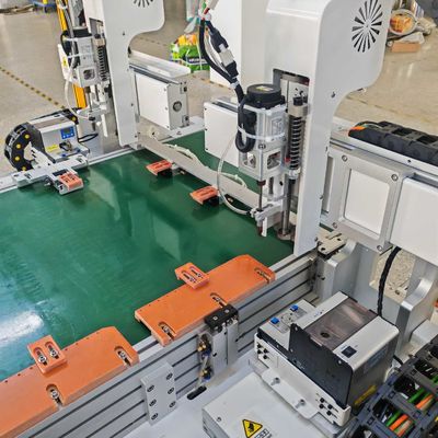 comprare Macchina automatica con bloccaggio a vite che fornisce soluzioni di automazione dell'assemblaggio di luci per pannelli 2x2 per aumentare la produttività della produzione di pannelli LED fabbricazione online