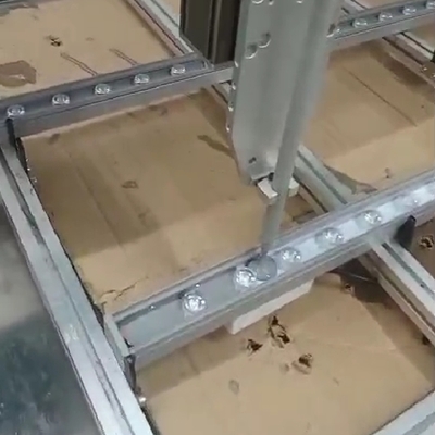 comprar Máquina de encapsulado de pegamento para condensadores con construcción de acero inoxidable y soporte técnico 24/7 incluido fabricación en línea