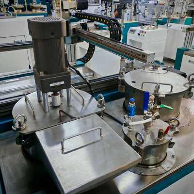 comprar Máquina de colocação de cola que fornece o processo de colocação de cola, garantindo a encapsulamento uniforme e reduzindo o desperdício na fabricação de baterias fabricação em linha