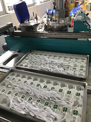 comprare Automatizzata AB Glue Potting Machine per pannelli solari con accurato miscelato e distribuzione, incapsulamento senza bolle e automazione ad alta velocità fabbricazione online