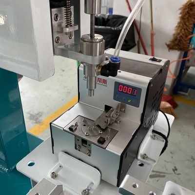 Panel Light Automatic Screw Locking Machine 3800W Screw Locking Robot 220V